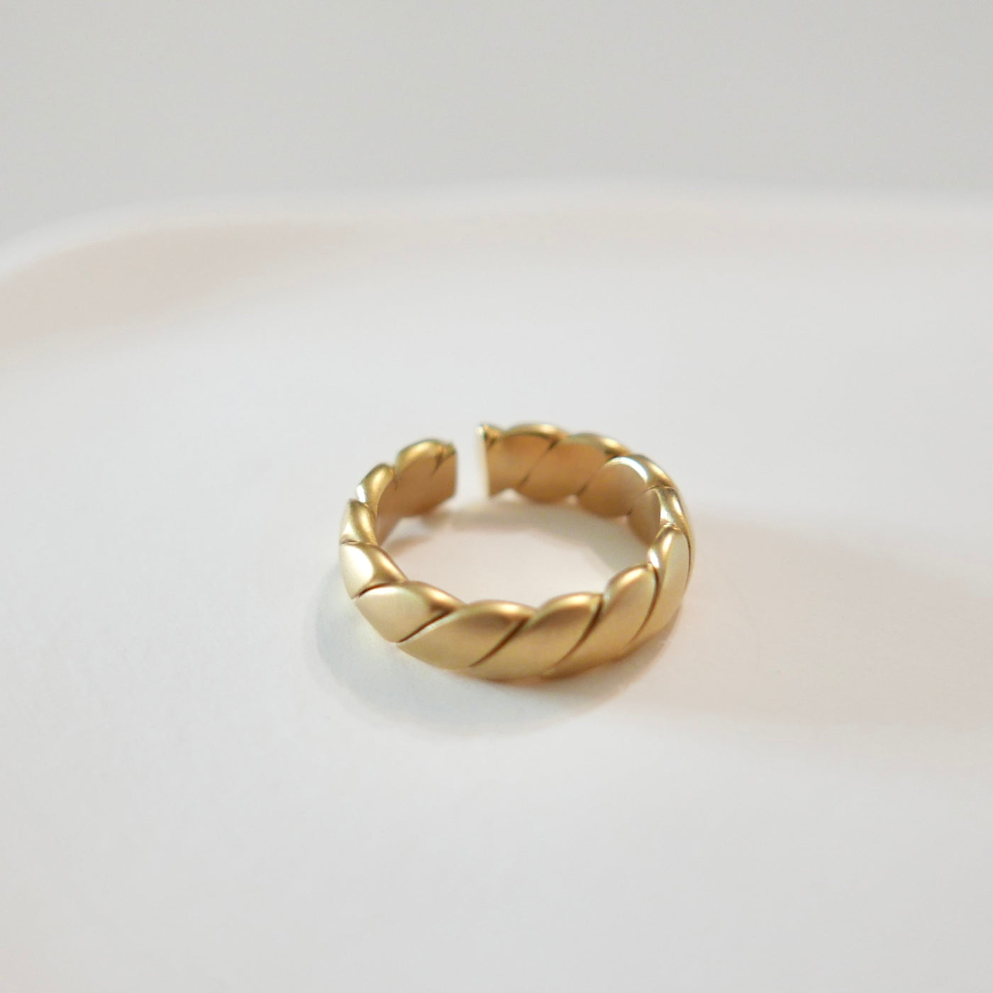 Kiara Matte Twist Ring