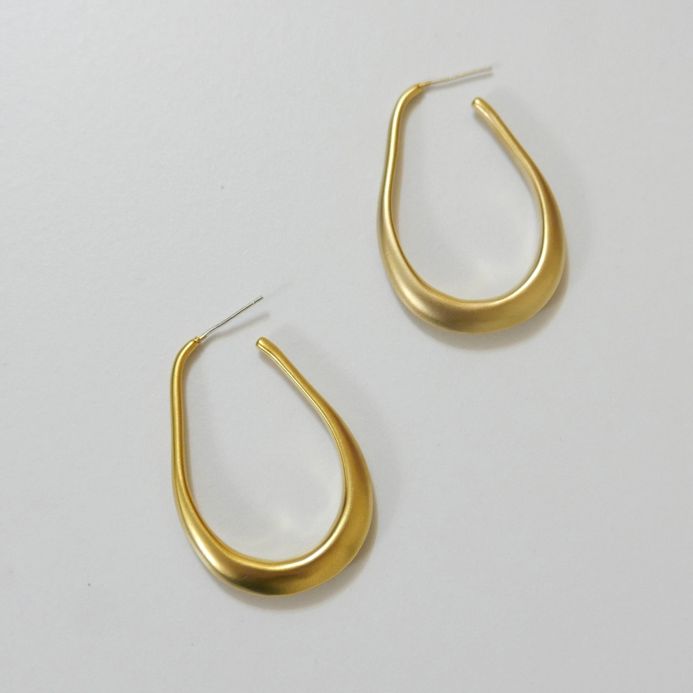 Sara Matte Oval Hoop Earrings