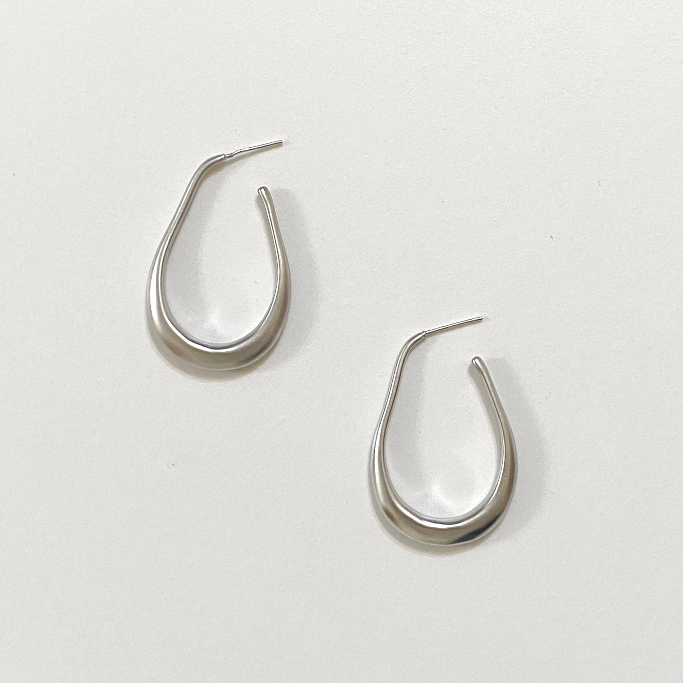 Sara Matte Oval Hoop Earrings