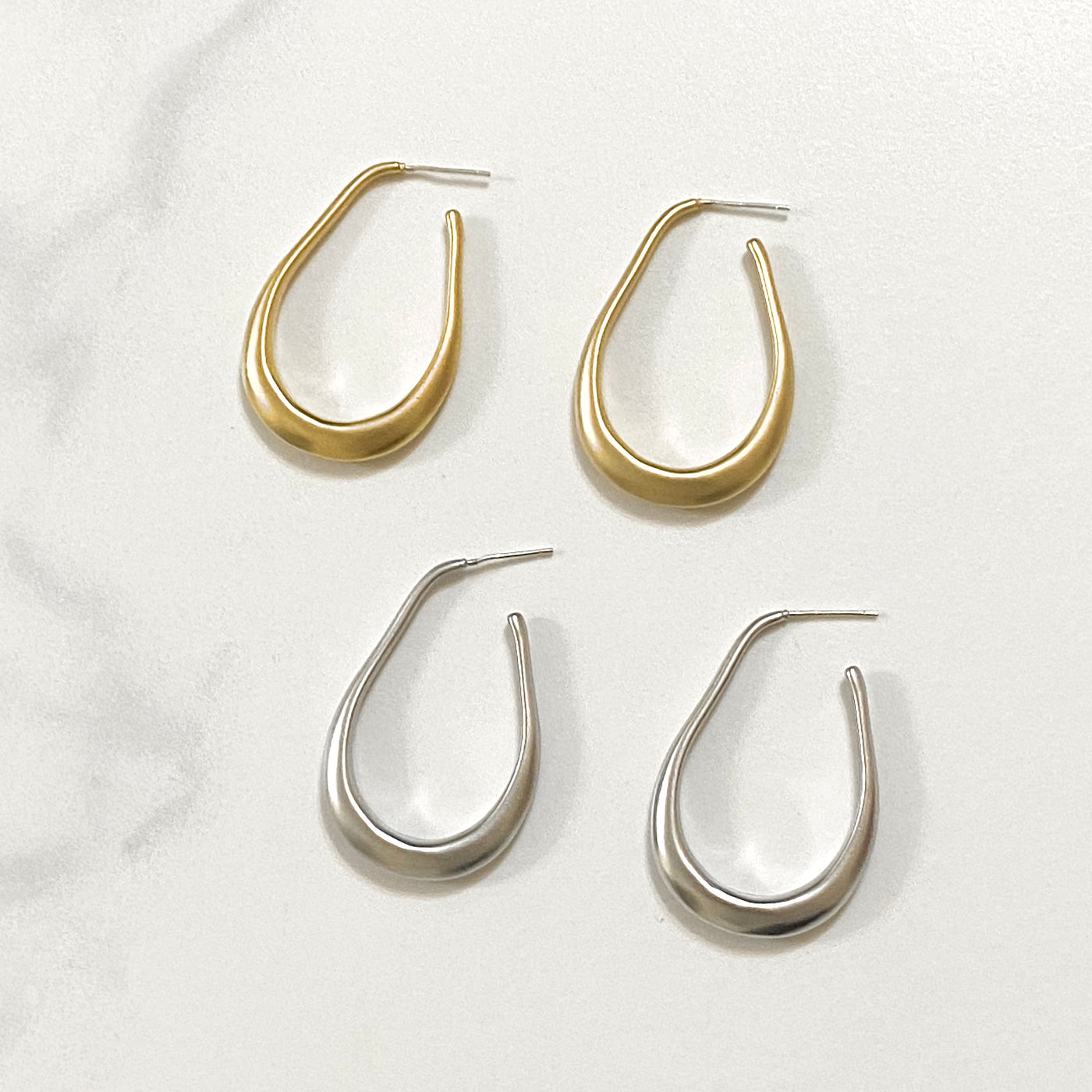 Sara Matte Oval Hoop Earrings