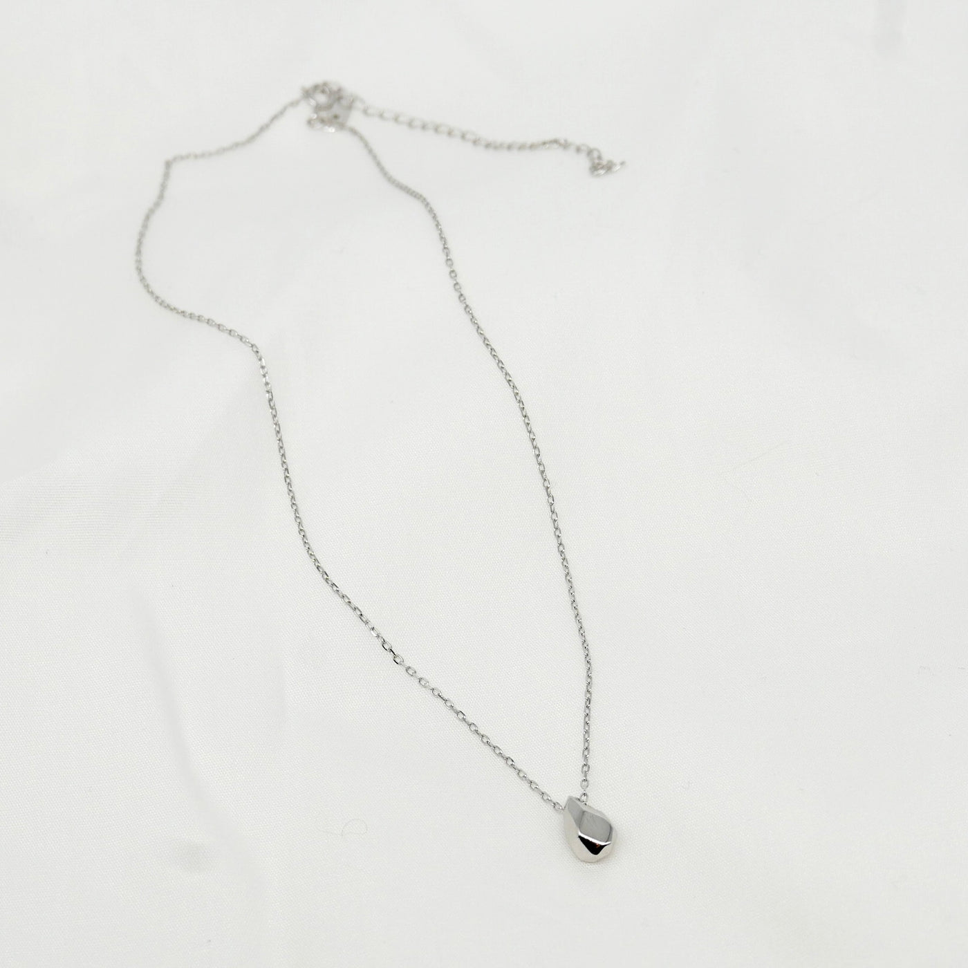 Emilie Dewdrop Necklace